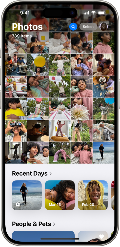 Apple Photos iOS 18 — the continuous scroll replaced clear navigation. © Apple Inc. Used for educational illustration under fair use.